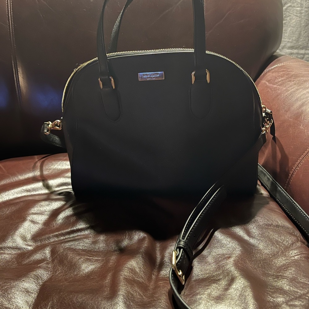 Beautiful Kate spade purse in fantastic condition.